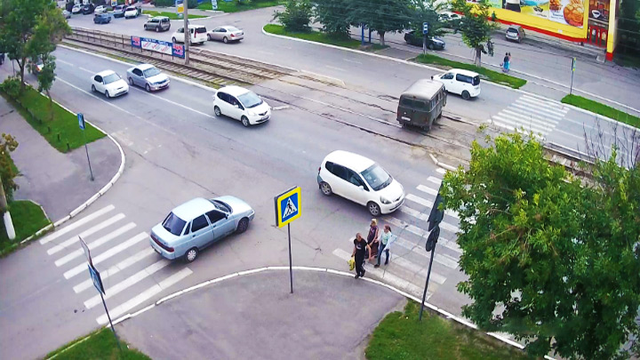 Онлайн веб-камера на перекрёстке Васильева/8 Марта в Бийске (Бийск, Россия)